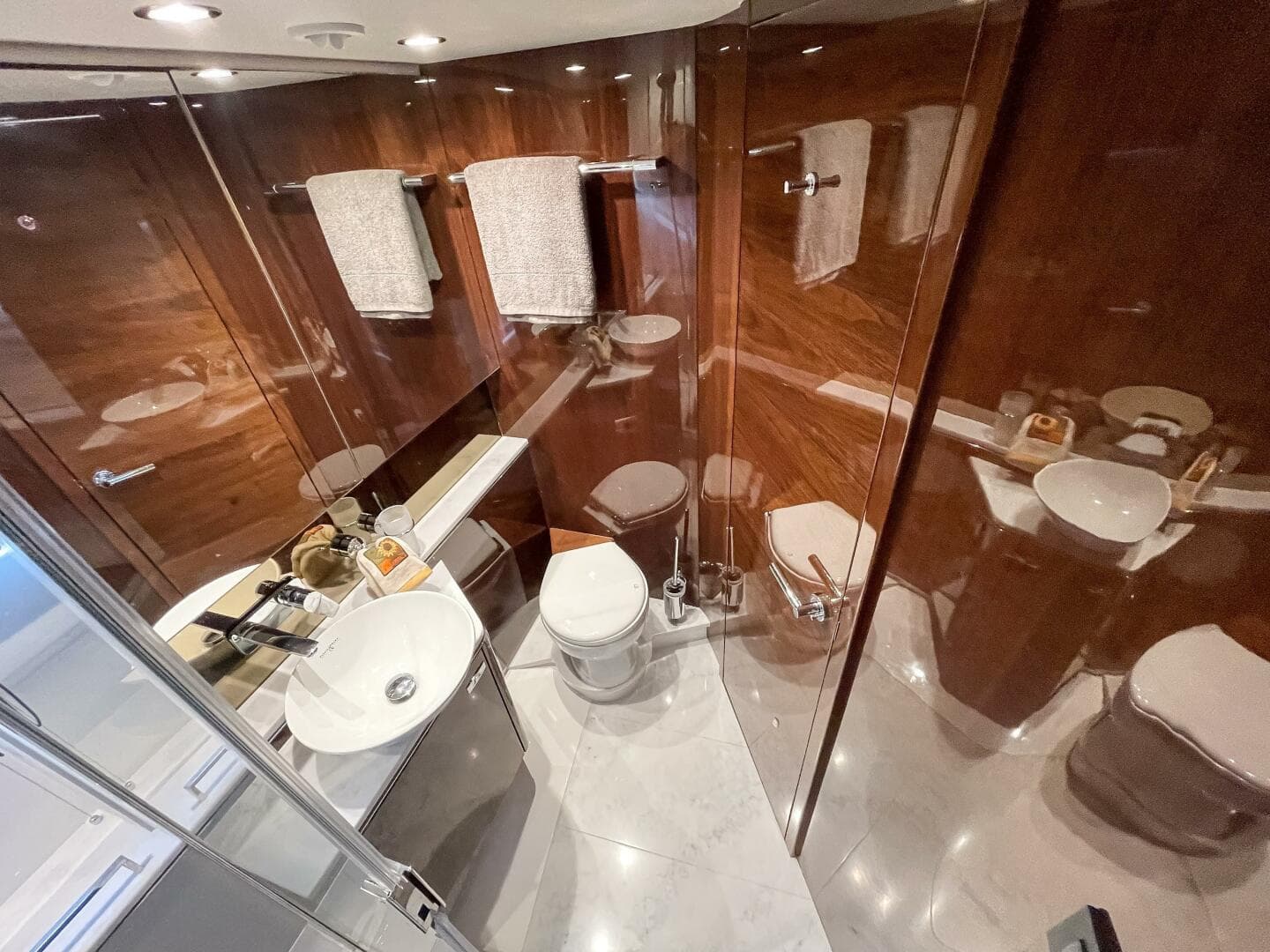 2022 Princess V50 — photo 29