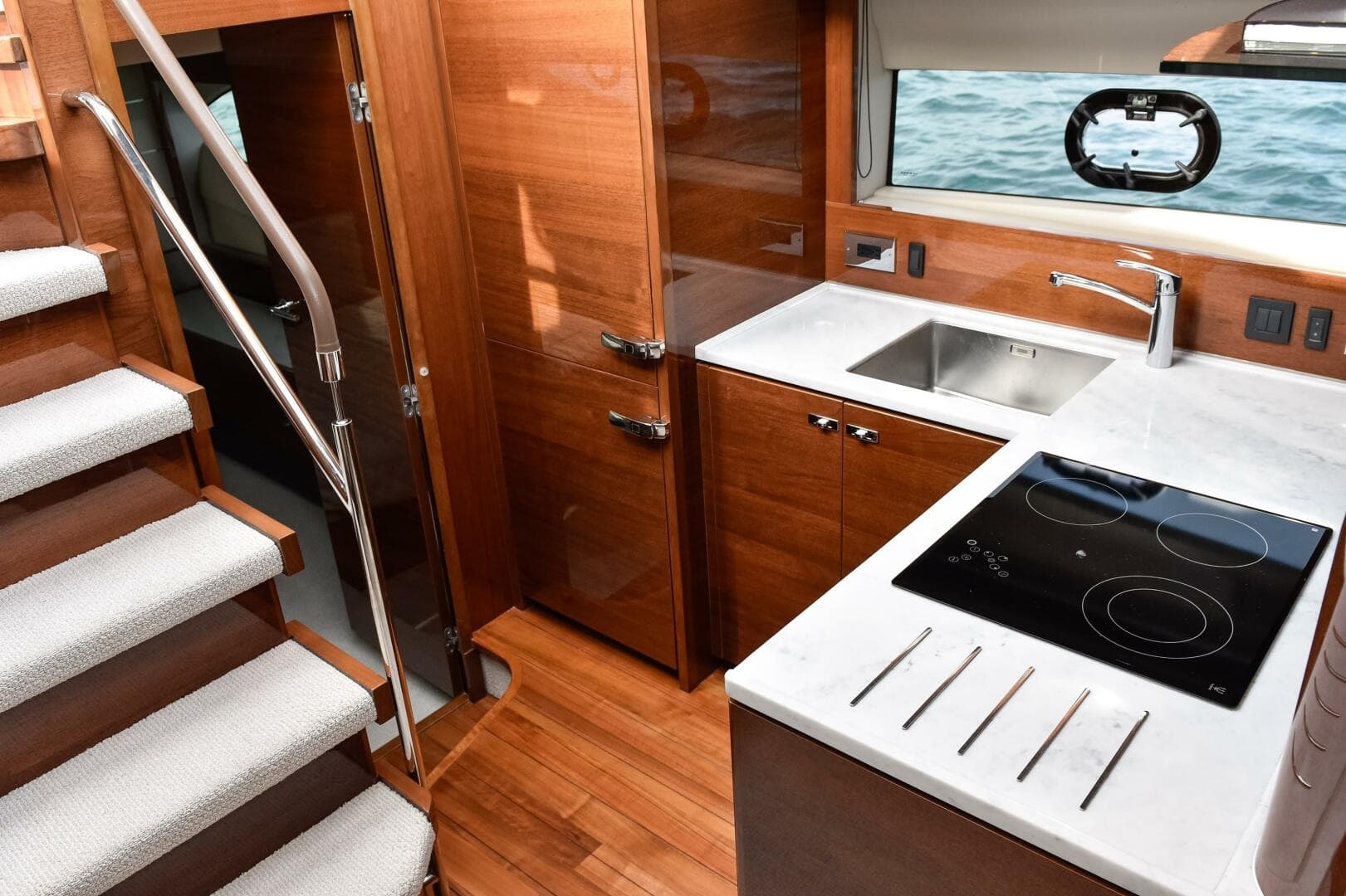 2022 Princess V50 — photo 18