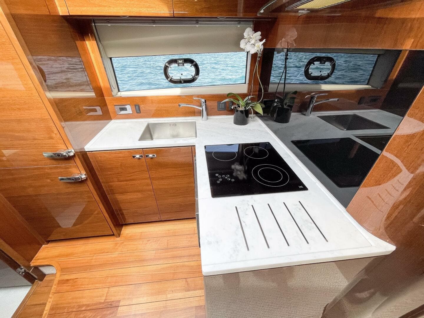 2022 Princess V50 — photo 24