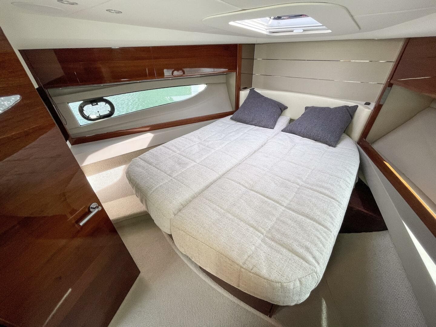 2022 Princess V50 — photo 20