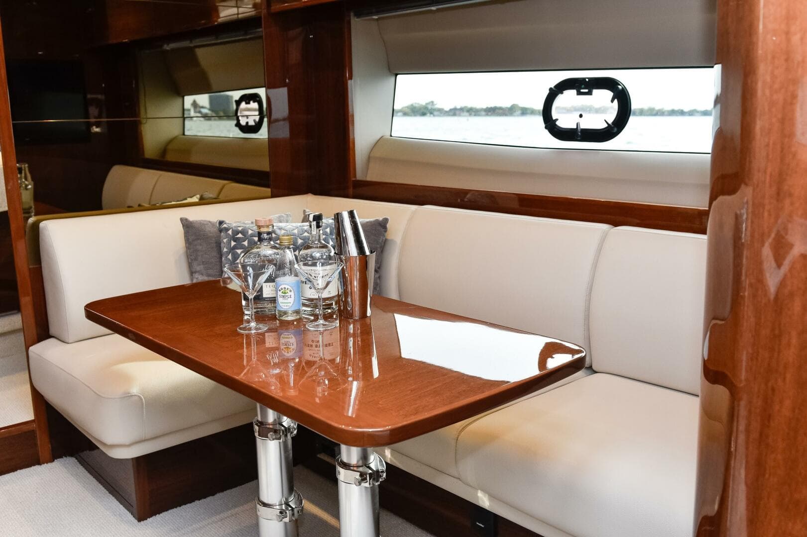 2022 Princess V50 — photo 25