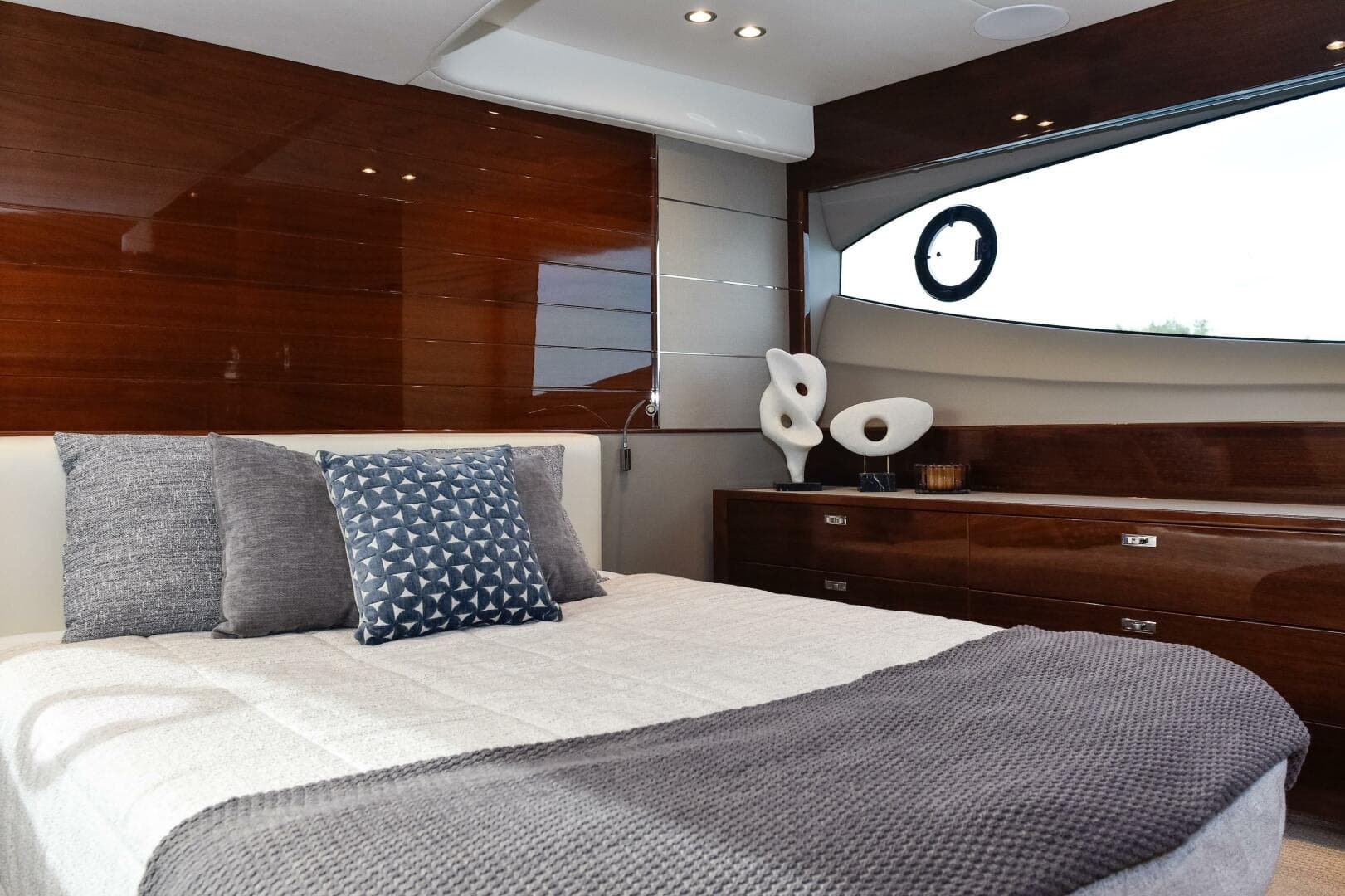 2022 Princess V50 — photo 28