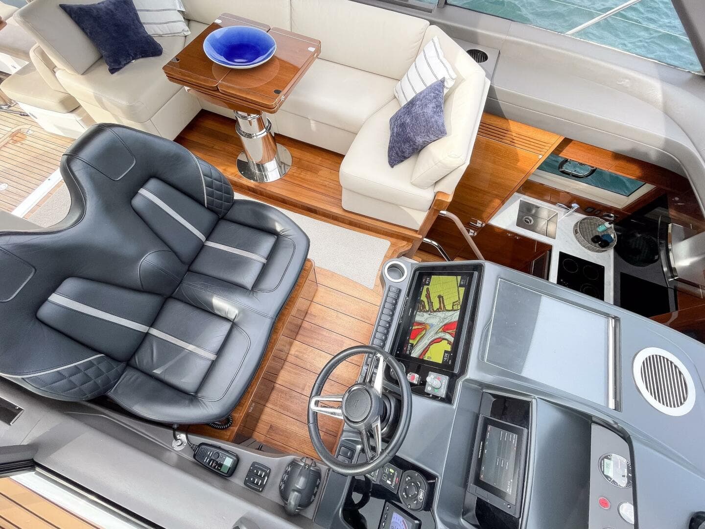 2022 Princess V50 — photo 11