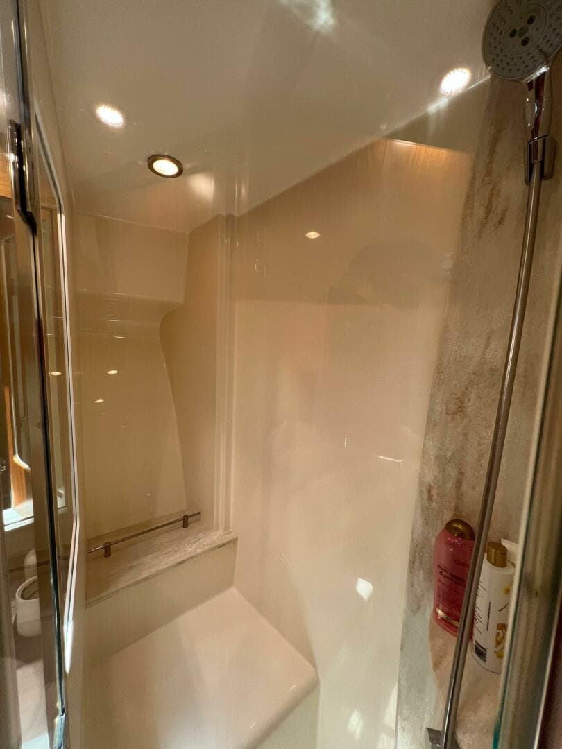 2015 Tiara Yachts 48 Convertible — photo 44