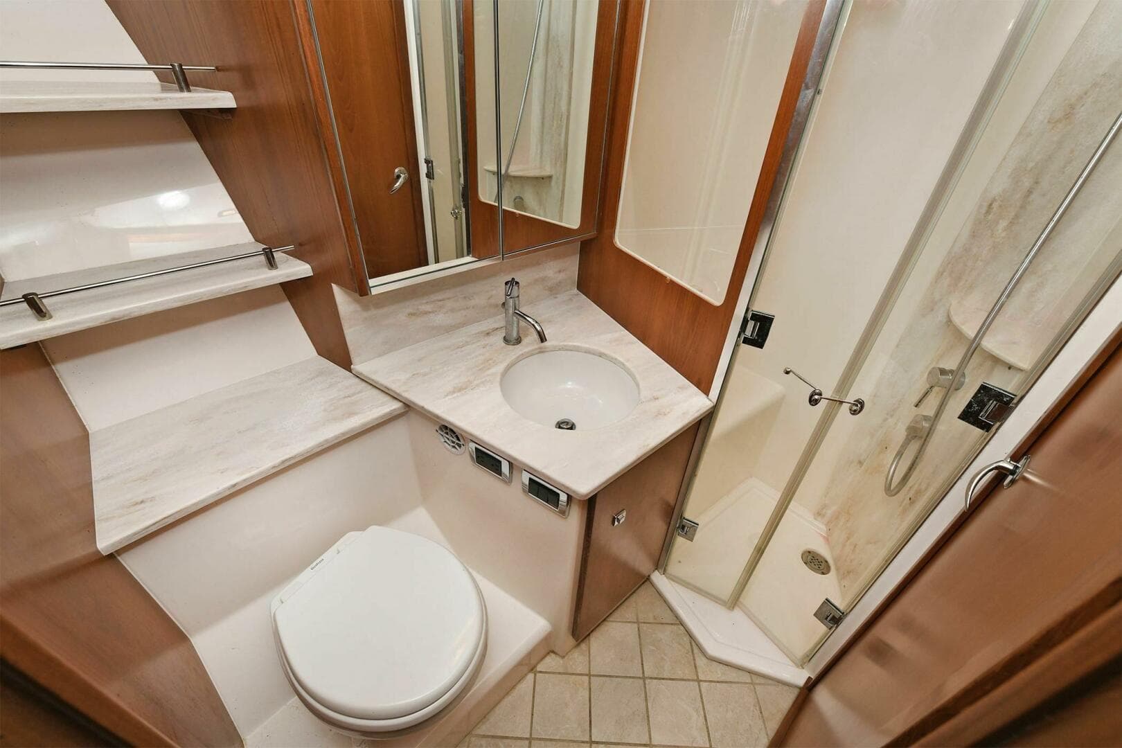 2015 Tiara Yachts 48 Convertible — photo 36