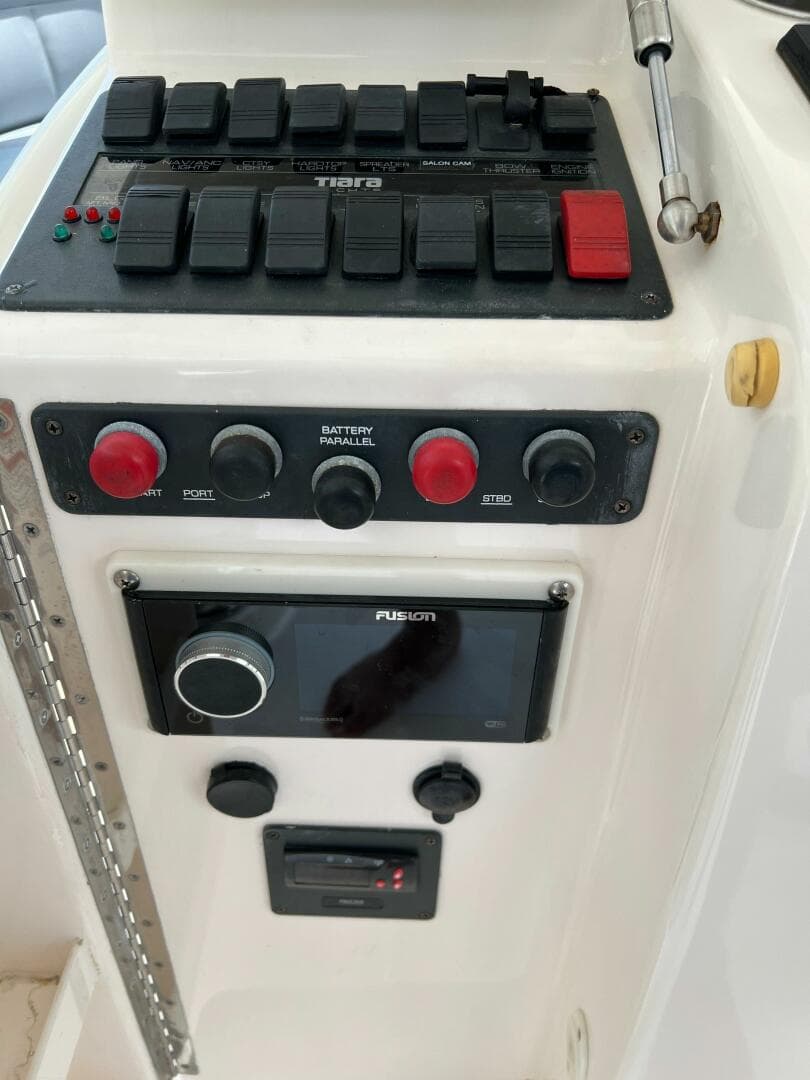 2015 Tiara Yachts 48 Convertible — photo 20