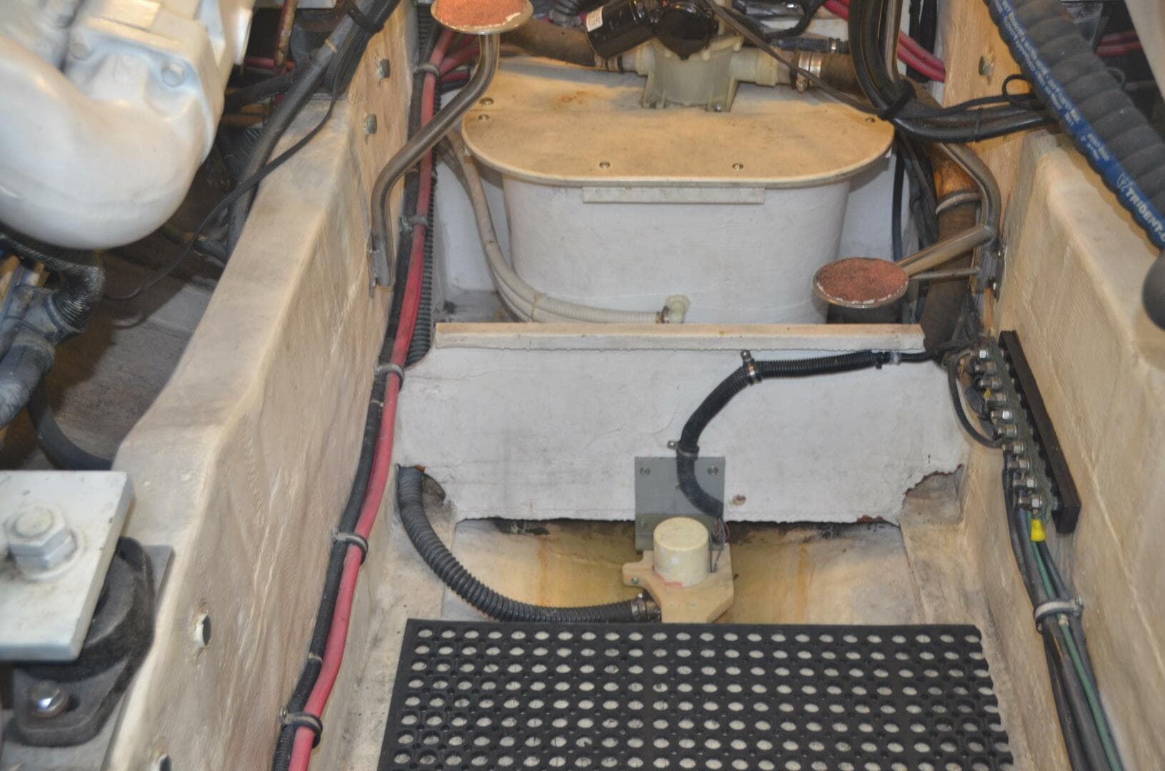 2001 Tiara Yachts 4100 Open — photo 27