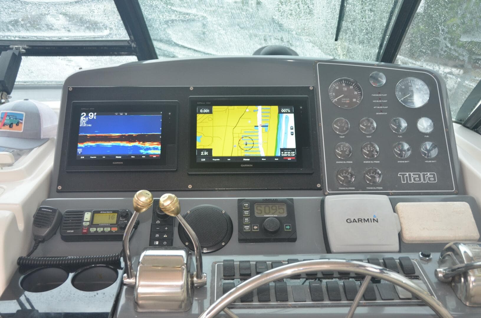 2001 Tiara Yachts 4100 Open — photo 9