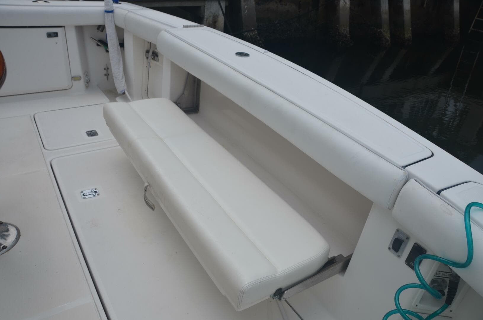 2001 Tiara Yachts 4100 Open — photo 20