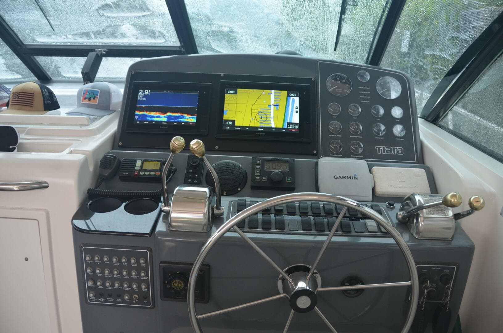 2001 Tiara Yachts 4100 Open — photo 10