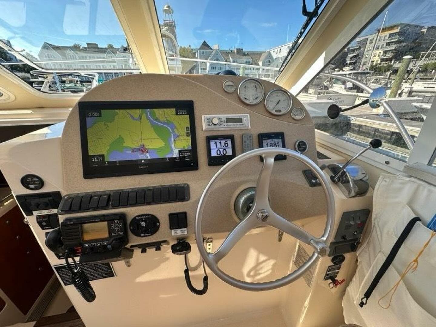 2002 True North 38 Heritage — photo 8