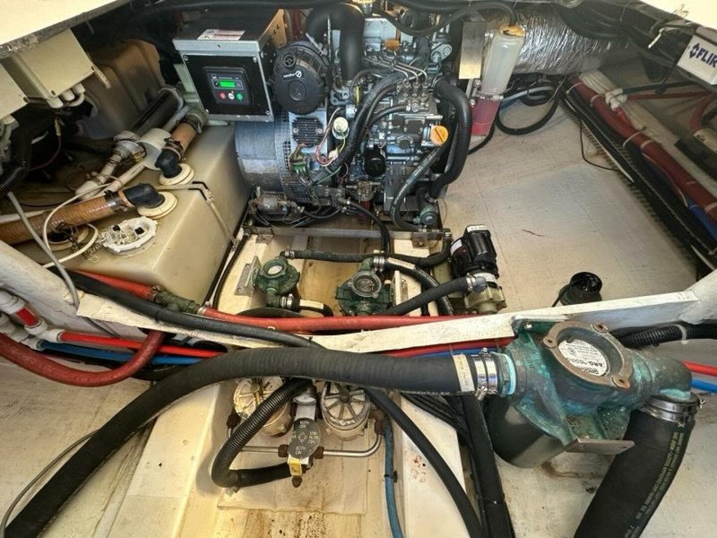 2002 True North 38 Heritage — photo 31