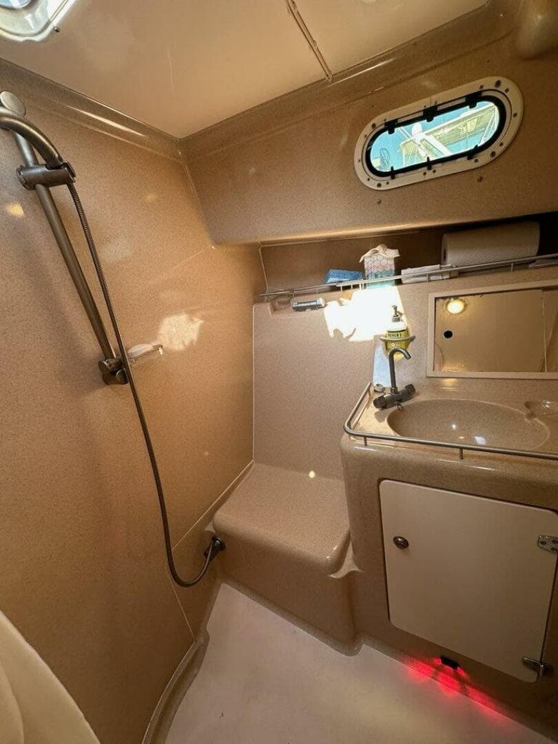 2002 True North 38 Heritage — photo 26