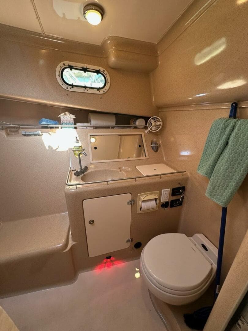 2002 True North 38 Heritage — photo 25