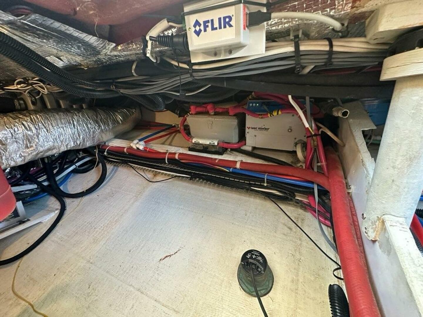 2002 True North 38 Heritage — photo 33