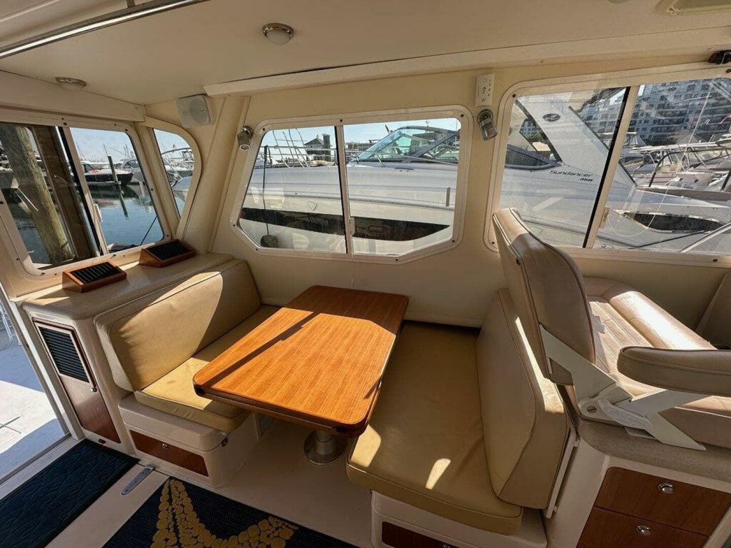 2002 True North 38 Heritage — photo 17