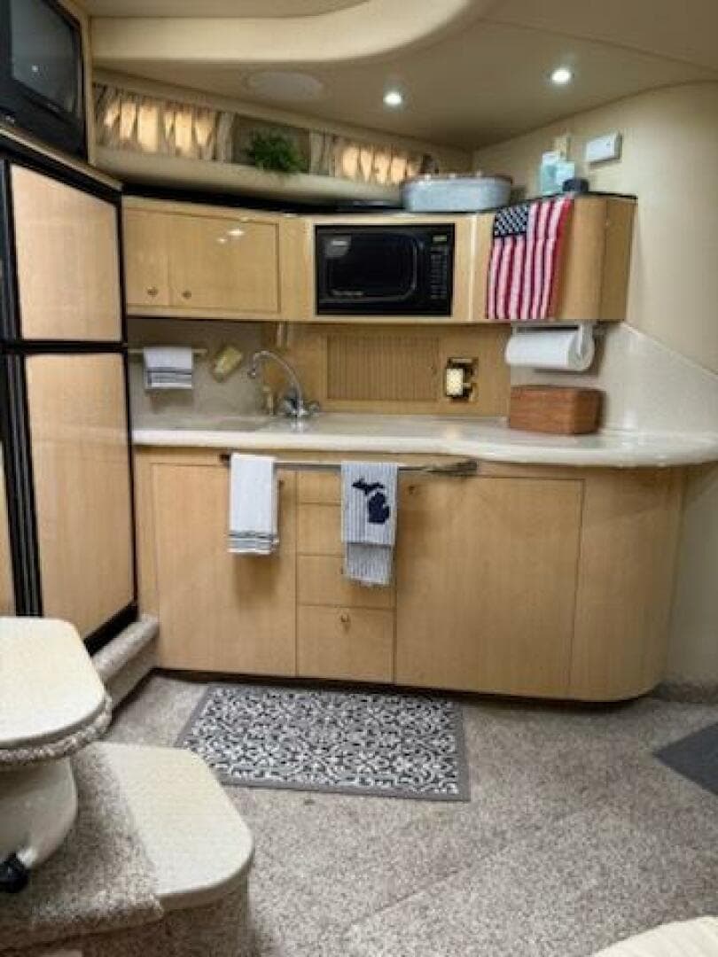 2000 Sea Ray 380 Sundancer — photo 36
