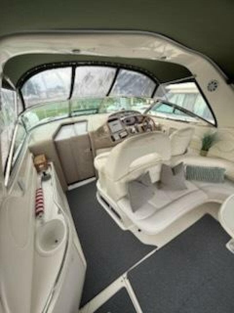 2000 Sea Ray 380 Sundancer — photo 17