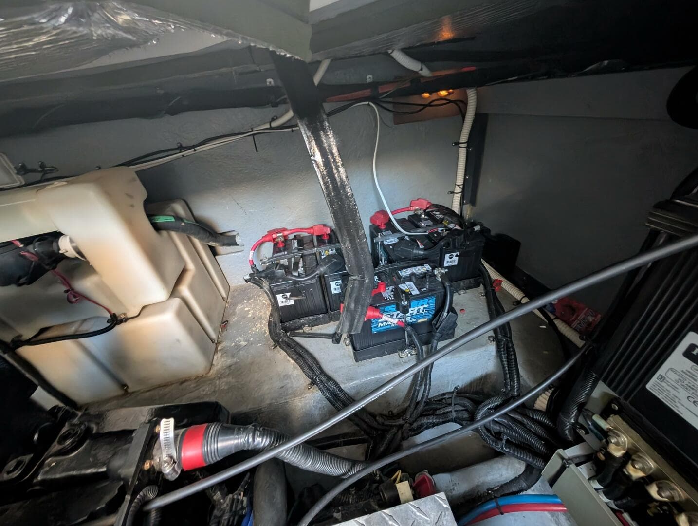 2000 Sea Ray 380 Sundancer — photo 43