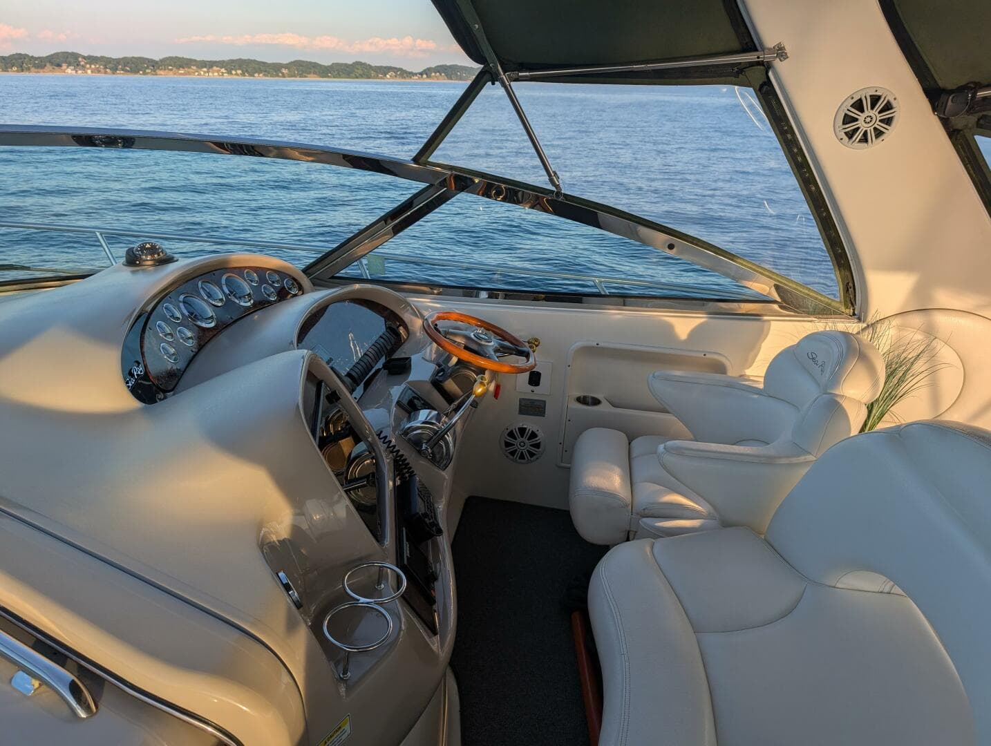 2000 Sea Ray 380 Sundancer — photo 15
