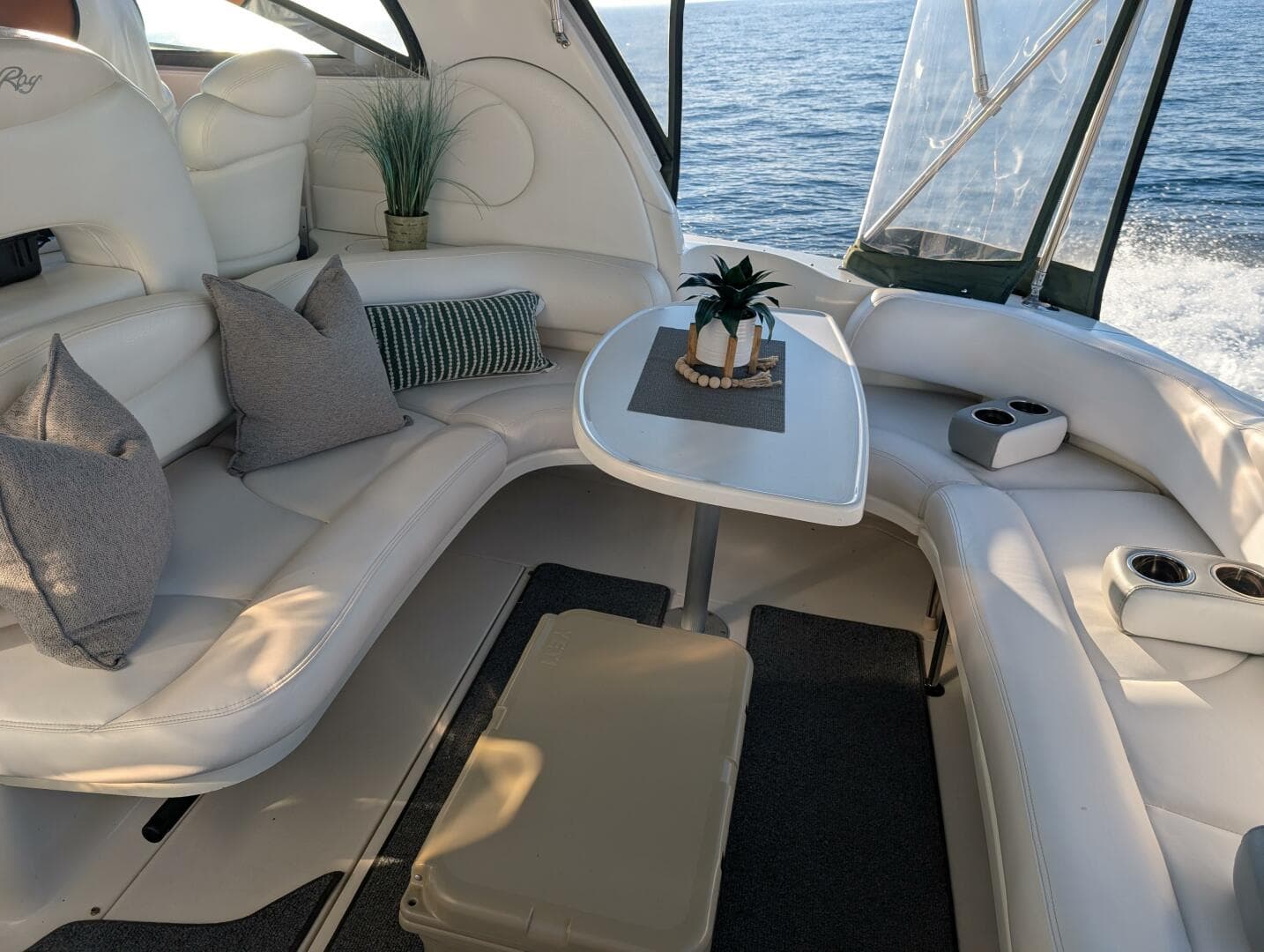 2000 Sea Ray 380 Sundancer — photo 24