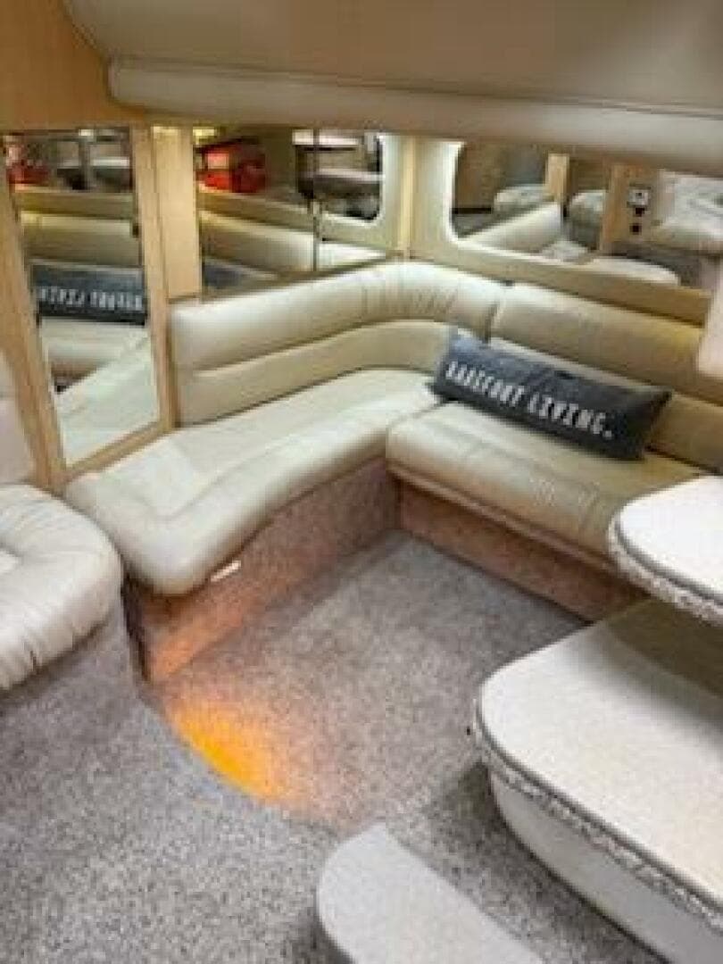 2000 Sea Ray 380 Sundancer — photo 38