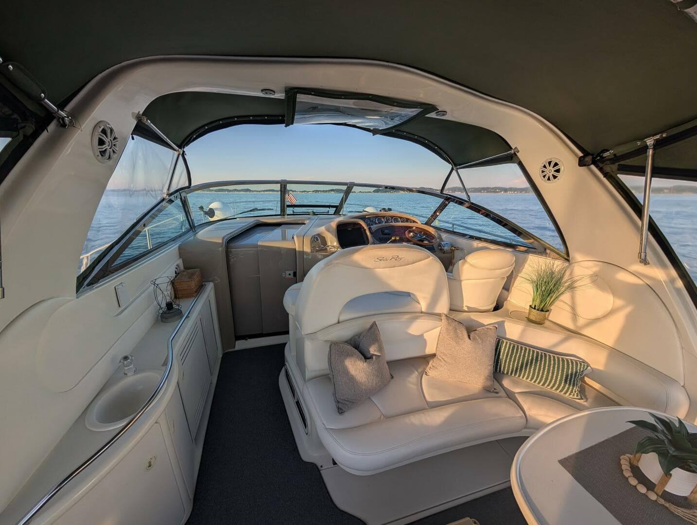 2000 Sea Ray 380 Sundancer — photo 16