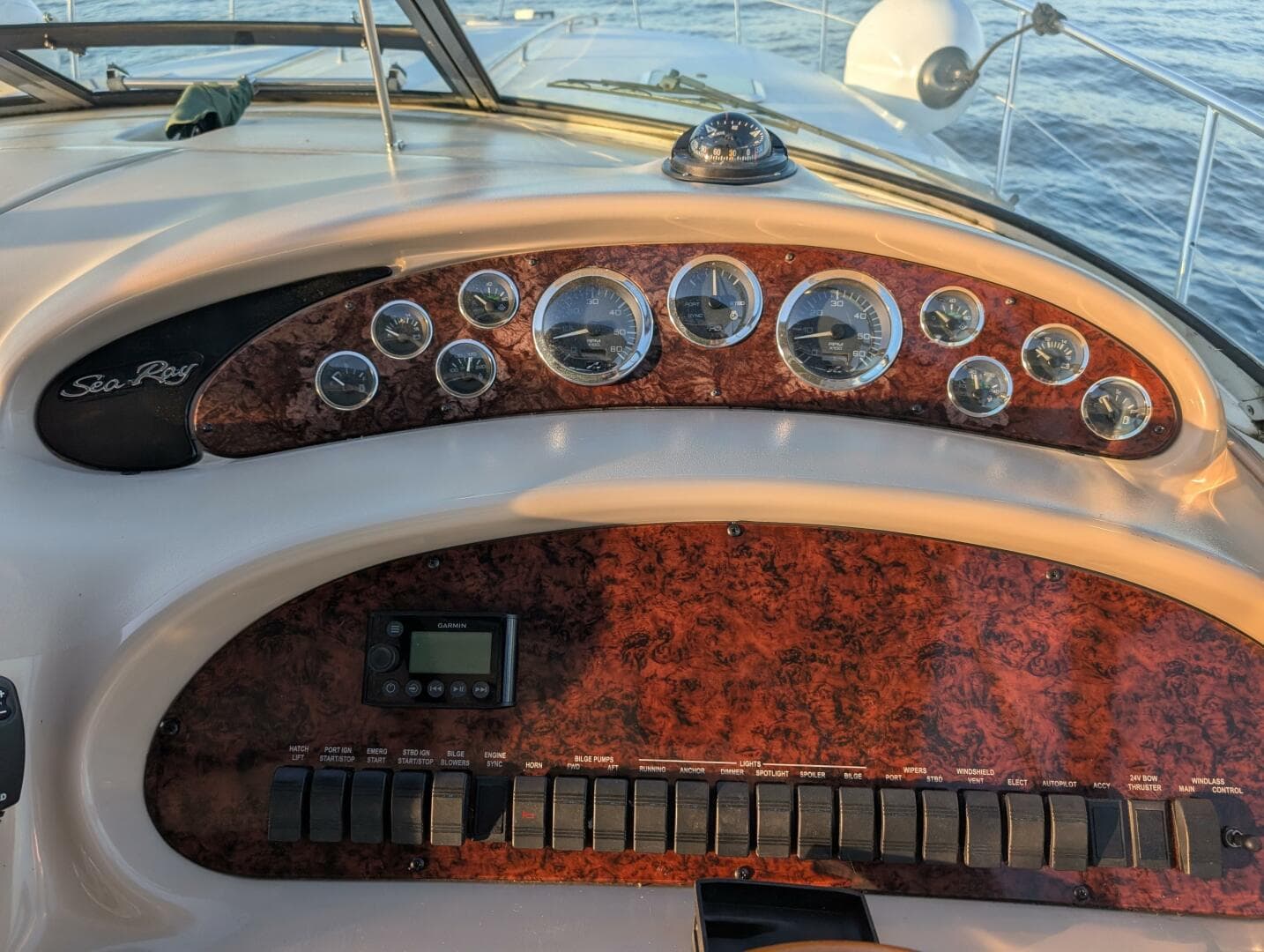 2000 Sea Ray 380 Sundancer — photo 31