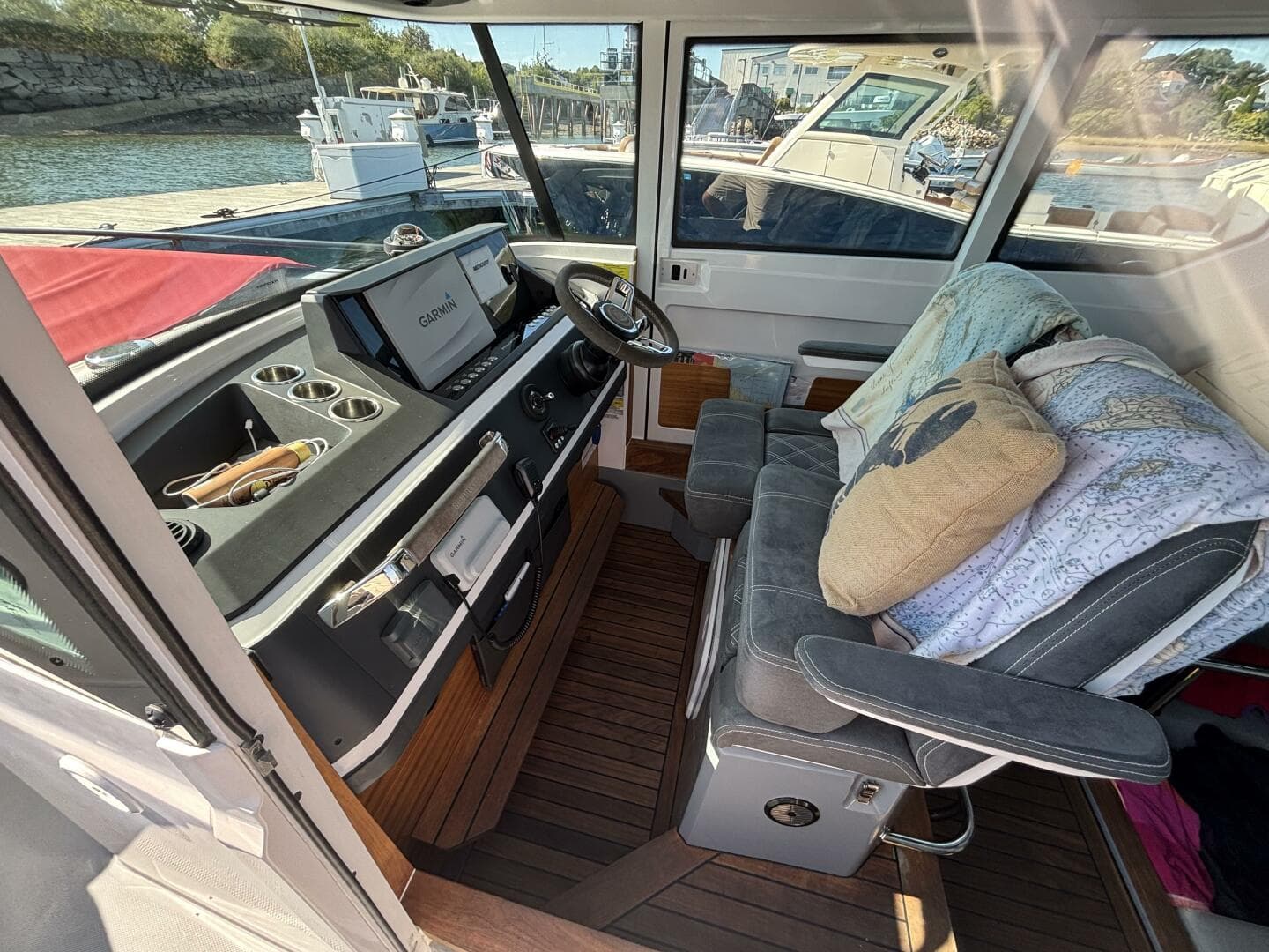 2019 Axopar 28 Cabin — photo 14