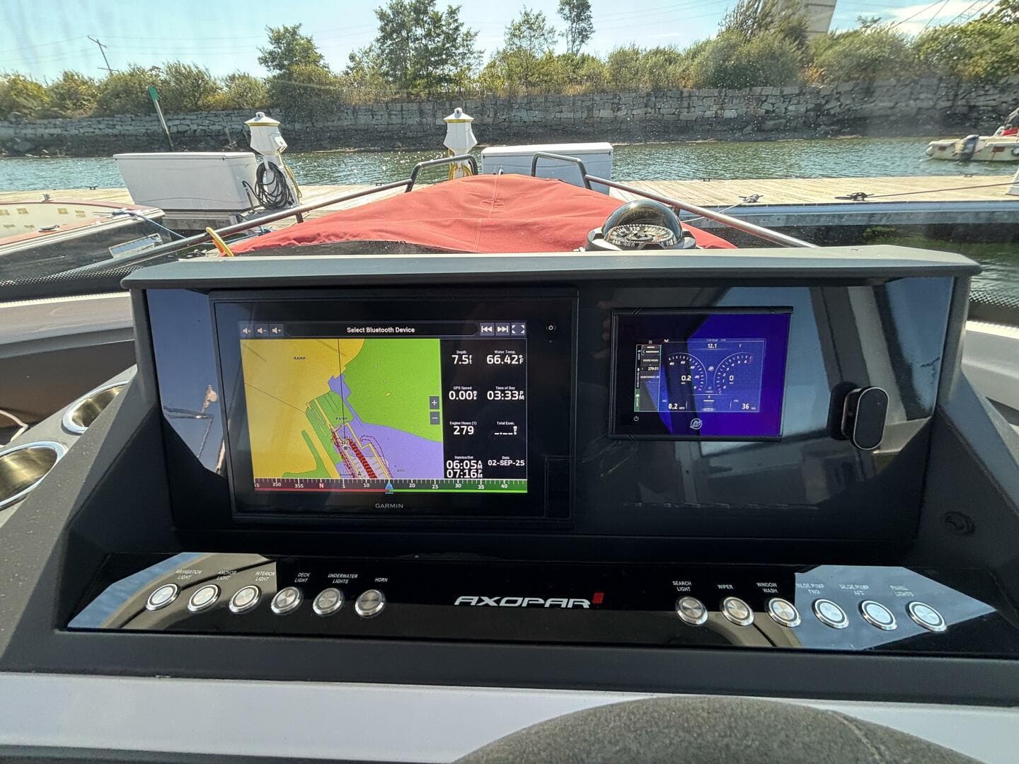 2019 Axopar 28 Cabin — photo 18