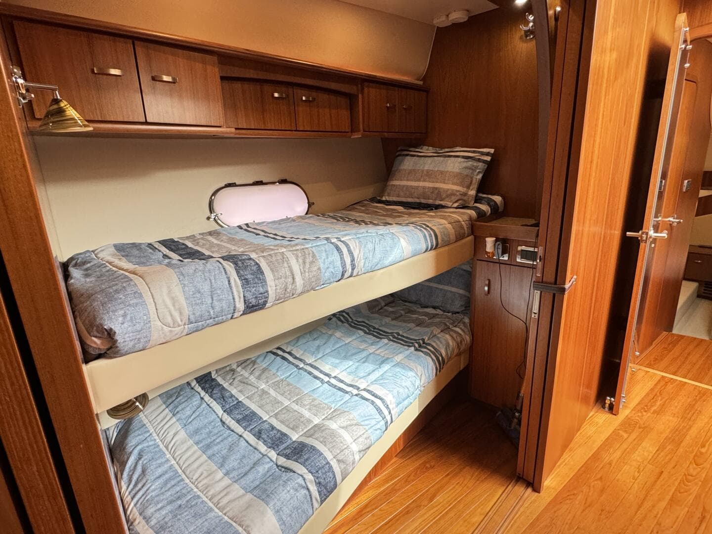 2014 Tiara Yachts 5800 Sovran — photo 50