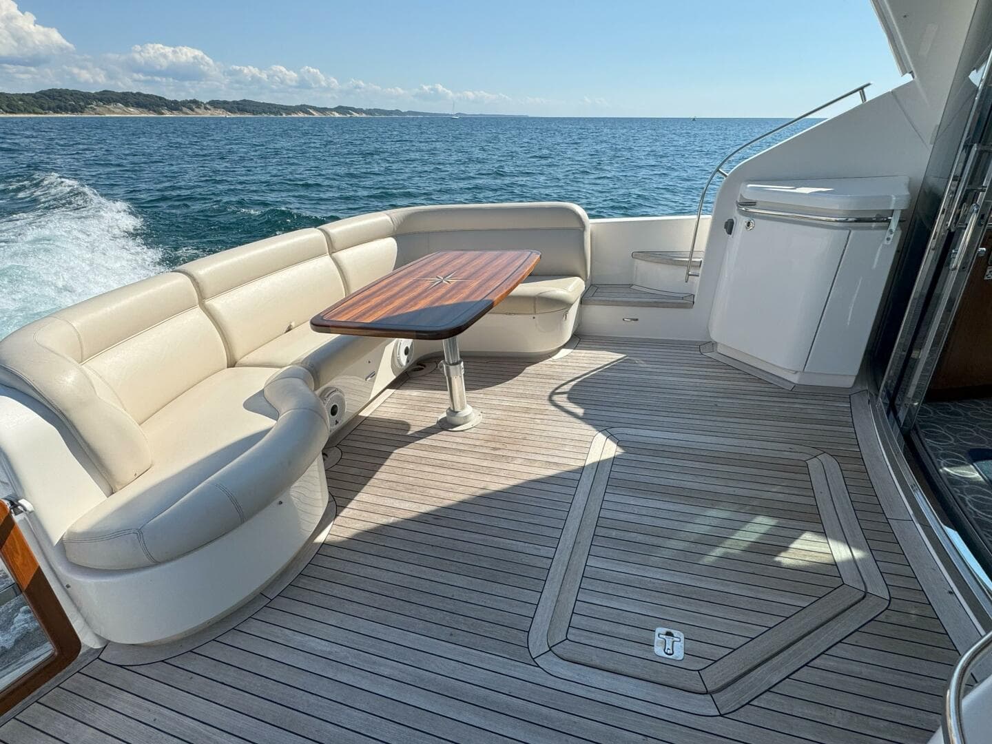 2014 Tiara Yachts 5800 Sovran — photo 13