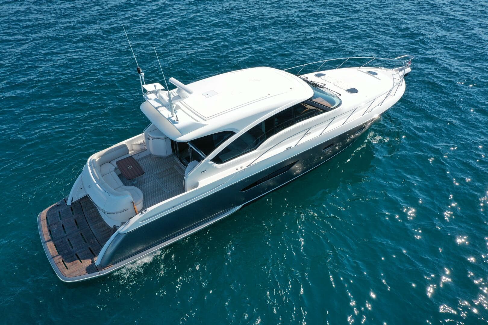 2014 Tiara Yachts 5800 Sovran — photo 6