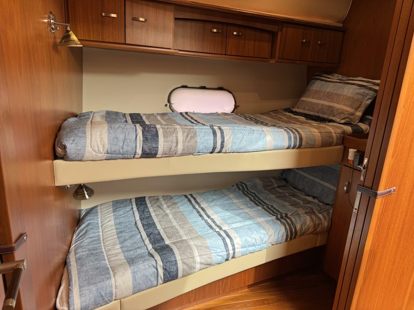 2014 Tiara Yachts 5800 Sovran — photo 51