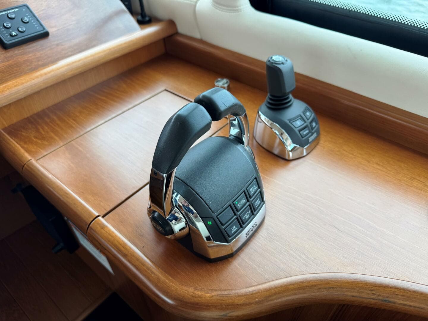 2014 Tiara Yachts 5800 Sovran — photo 30