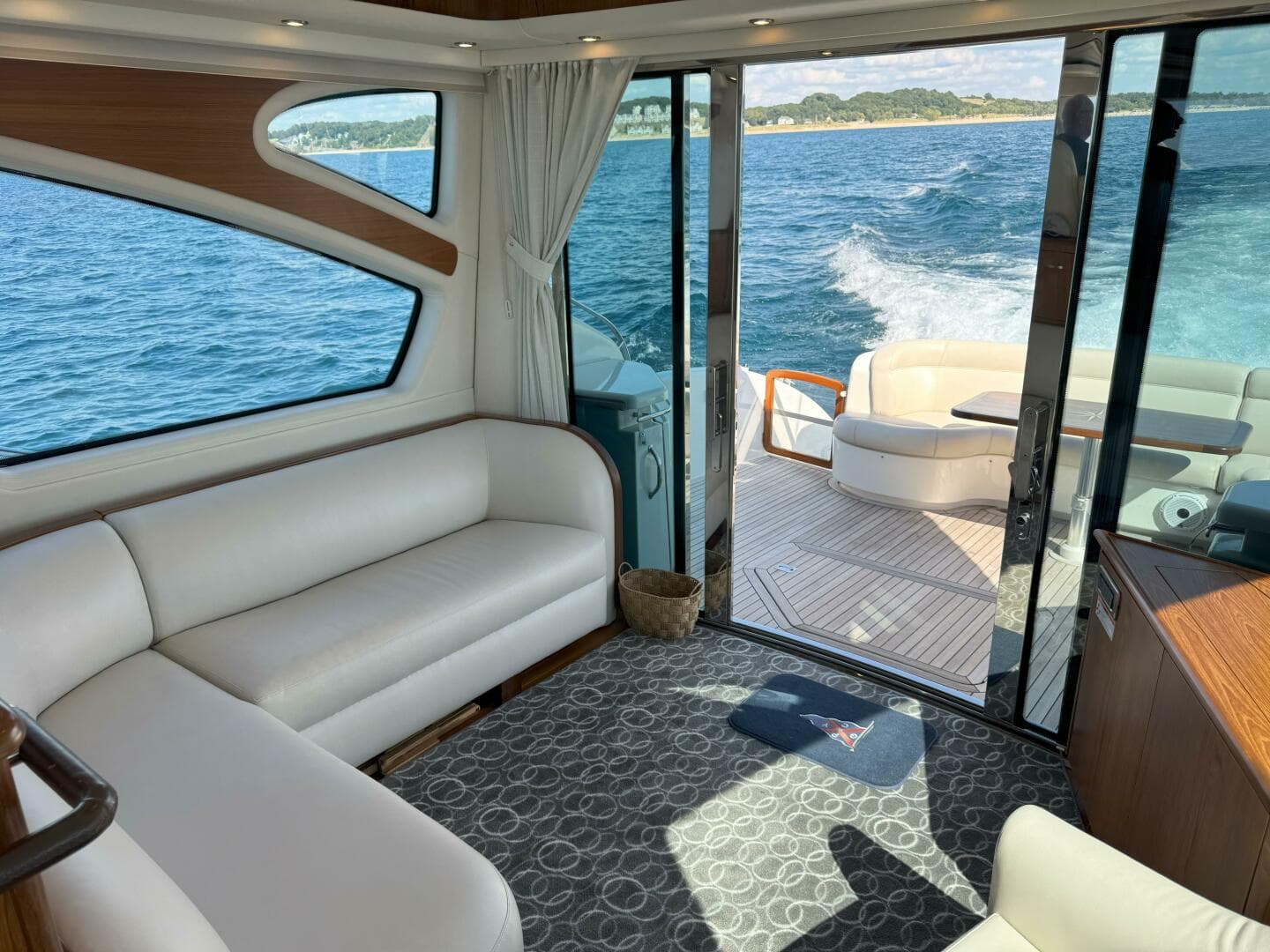 2014 Tiara Yachts 5800 Sovran — photo 23