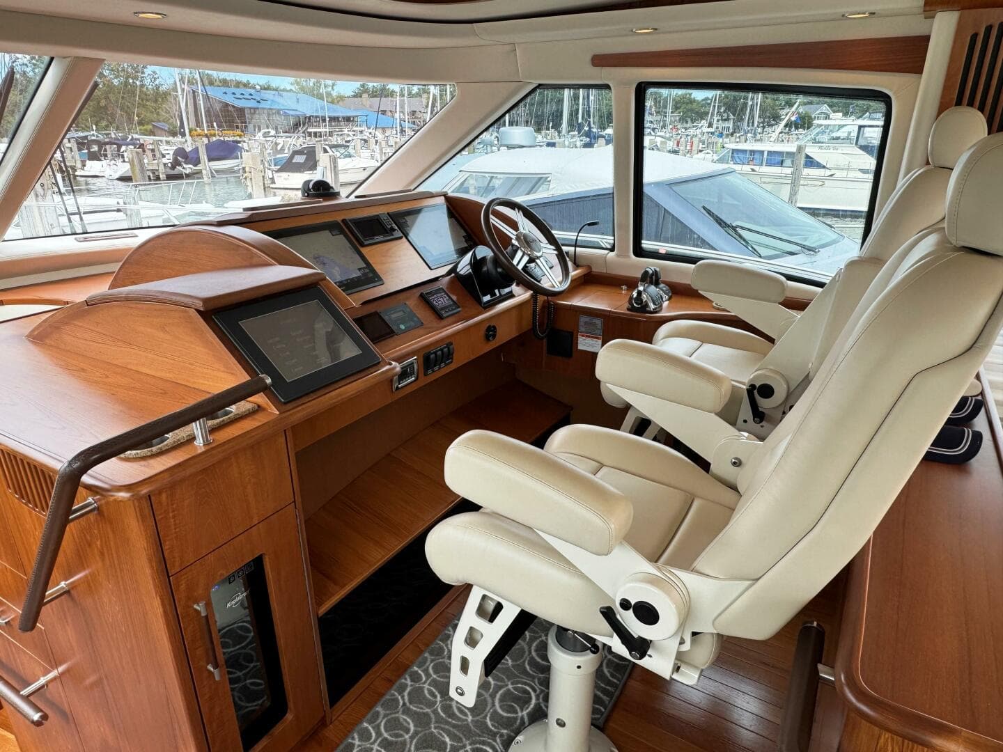 2014 Tiara Yachts 5800 Sovran — photo 26