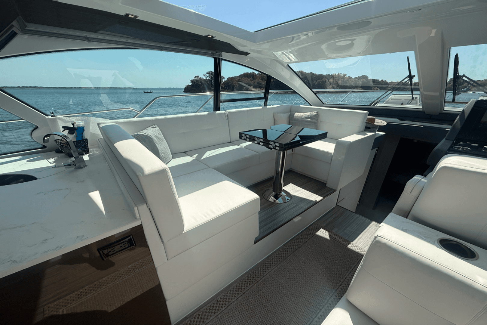 2020 Cruisers Yachts 50 Cantius — photo 40