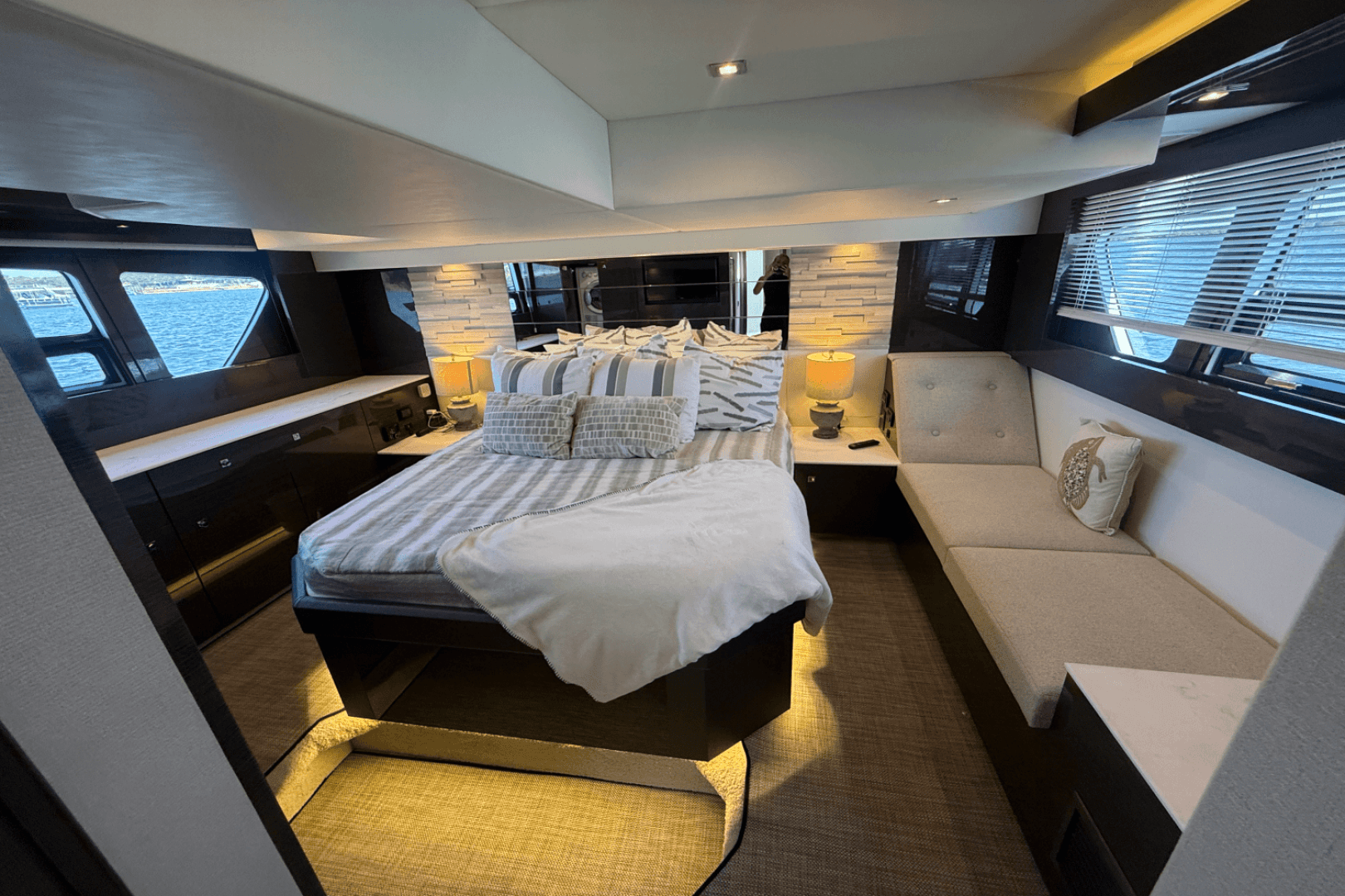 2020 Cruisers Yachts 50 Cantius — photo 67