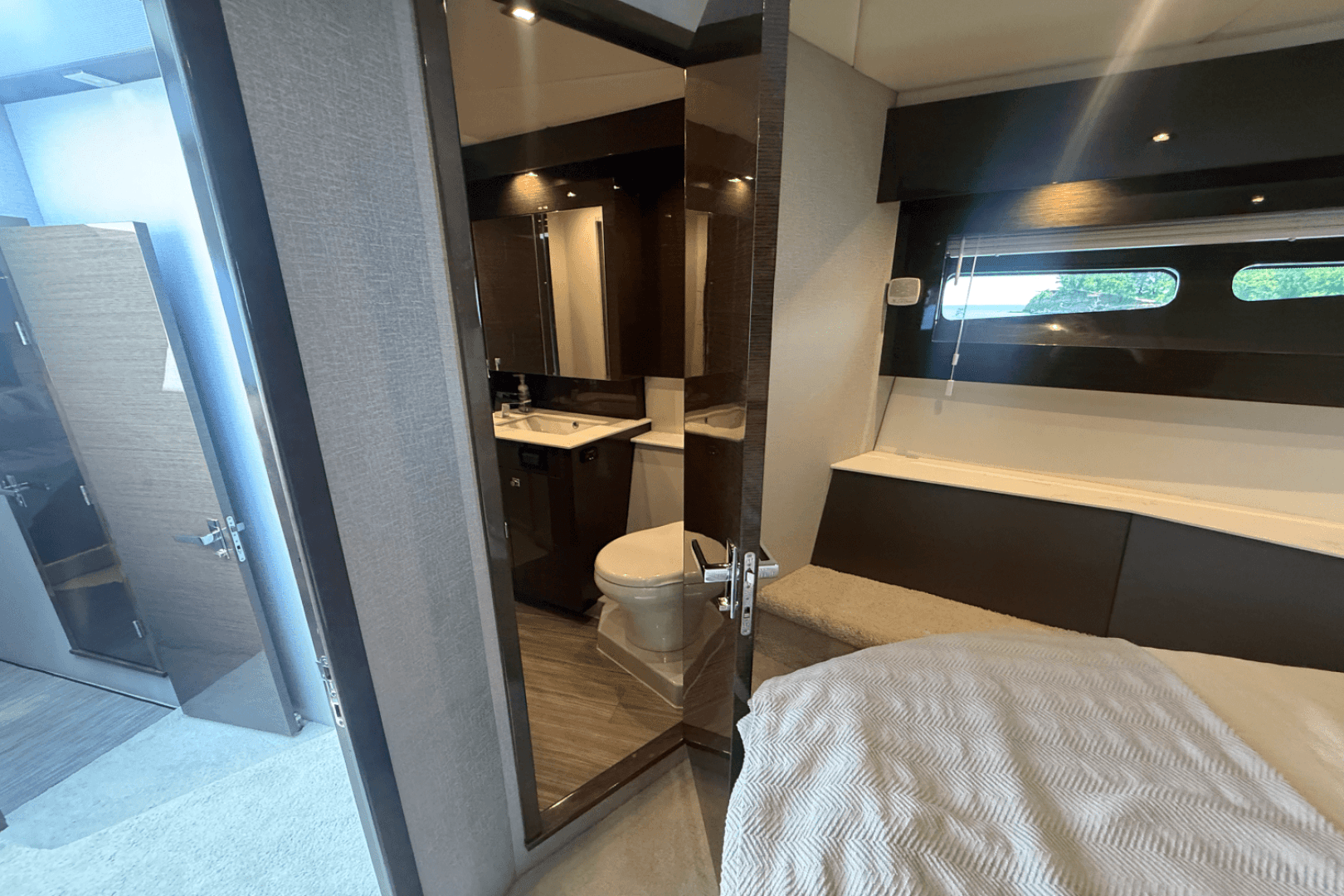 2020 Cruisers Yachts 50 Cantius — photo 59