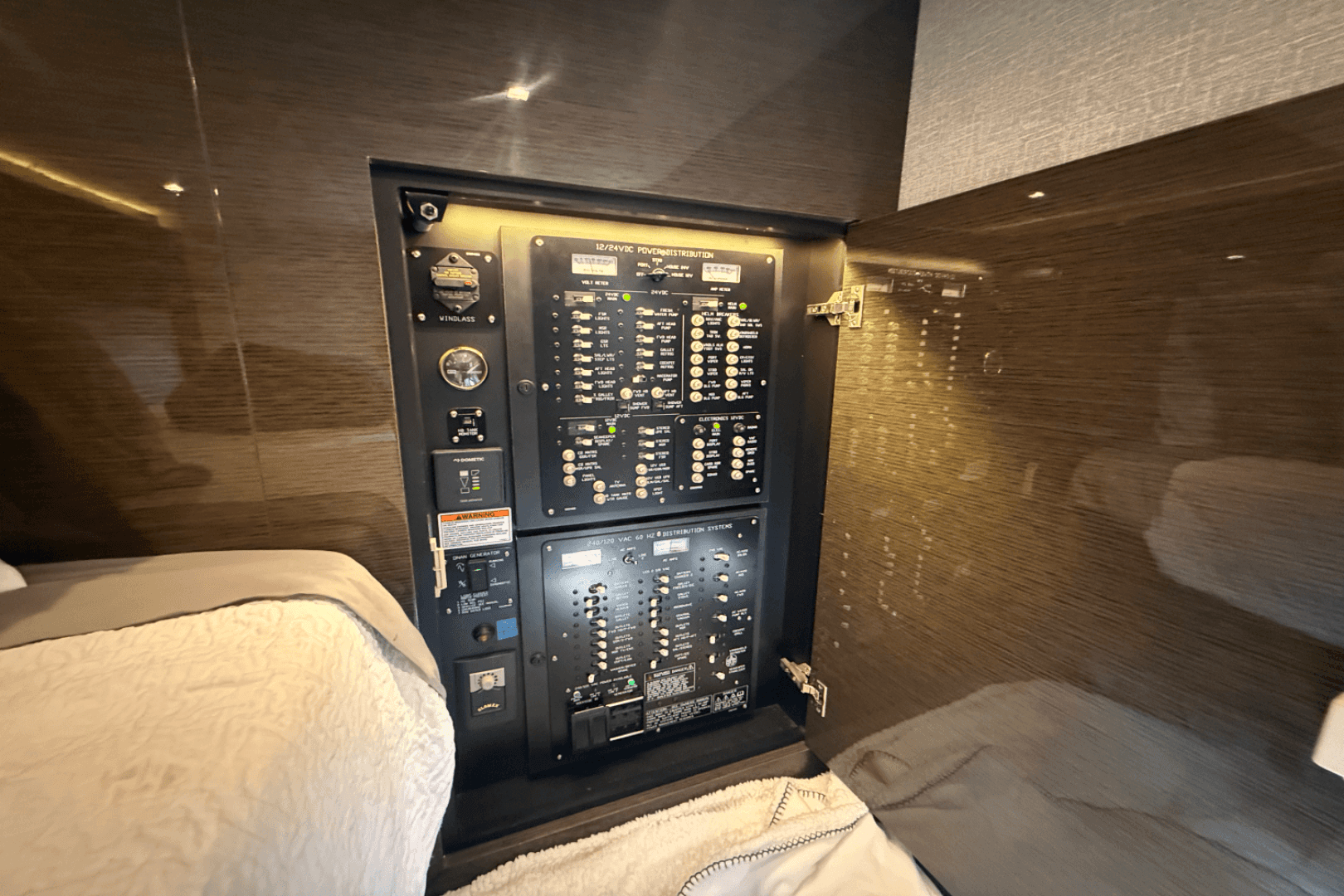 2020 Cruisers Yachts 50 Cantius — photo 82