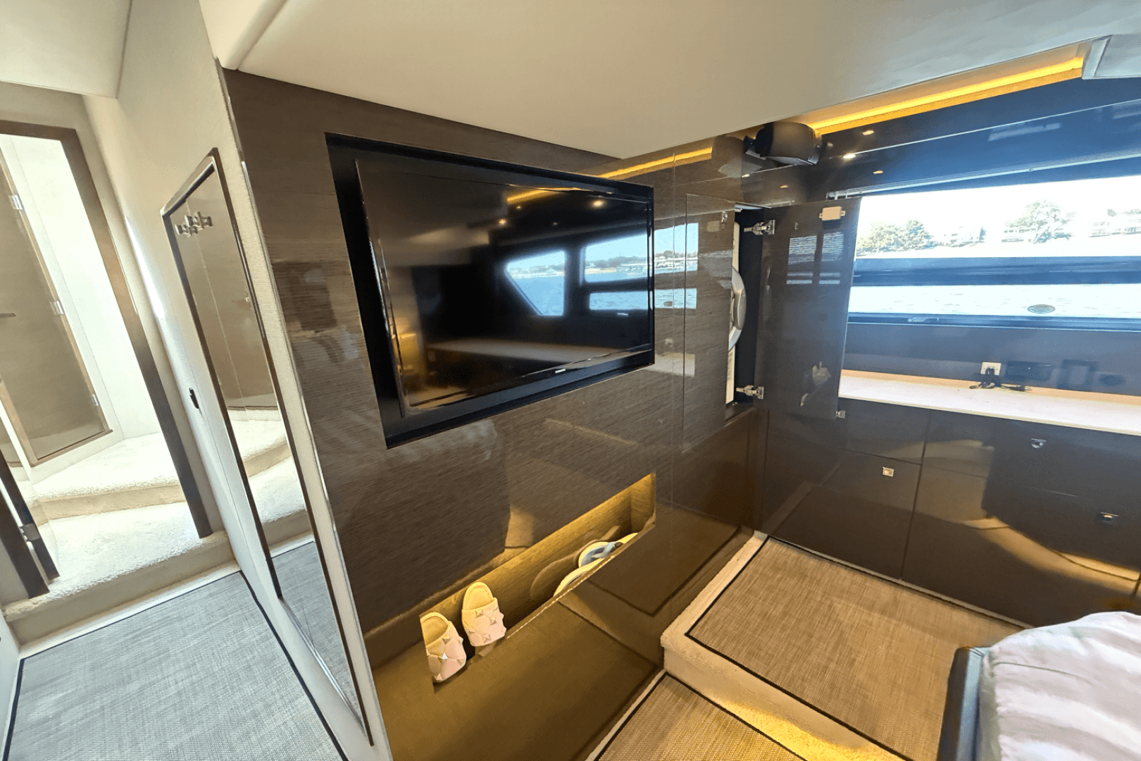 2020 Cruisers Yachts 50 Cantius — photo 71