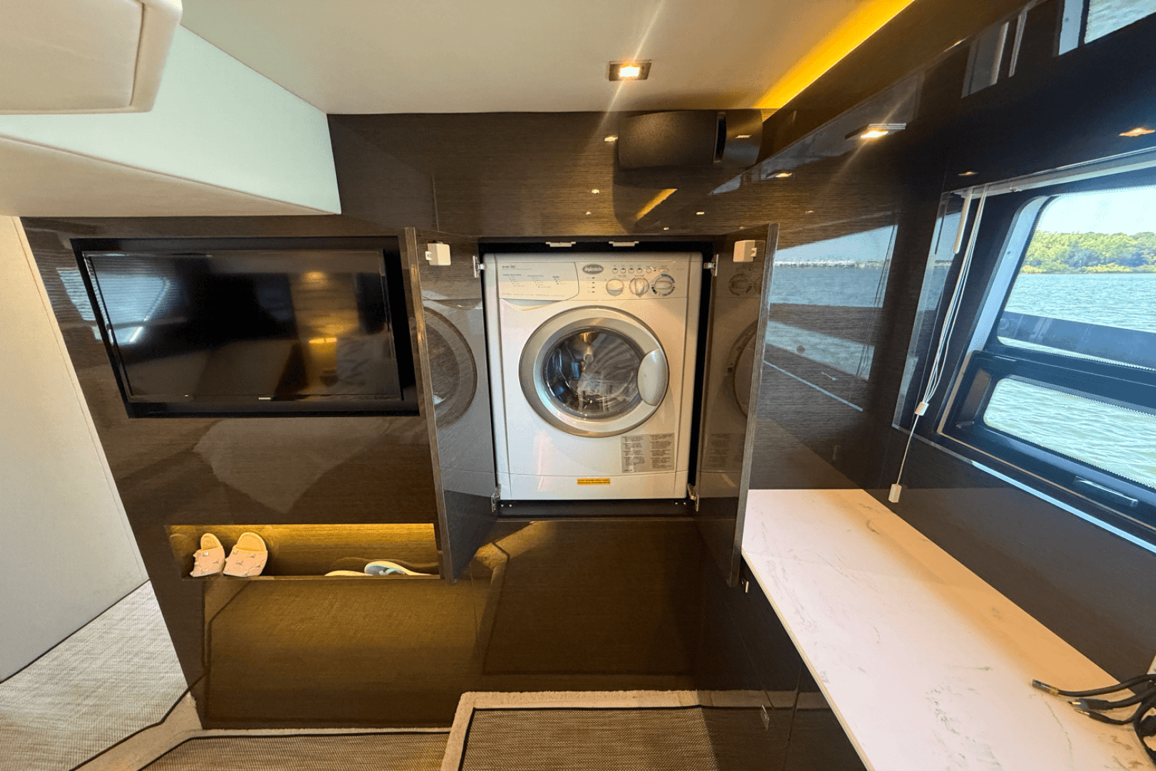 2020 Cruisers Yachts 50 Cantius — photo 73