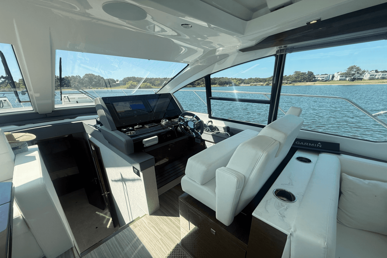 2020 Cruisers Yachts 50 Cantius — photo 42