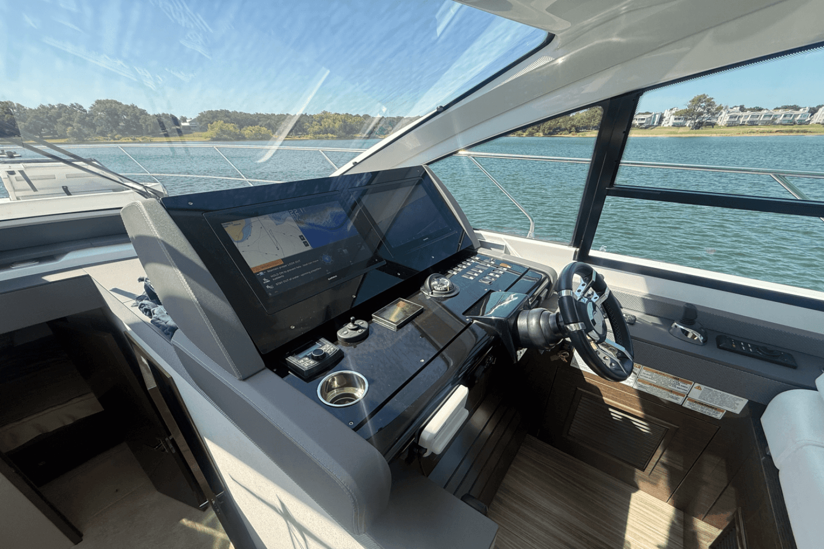 2020 Cruisers Yachts 50 Cantius — photo 45