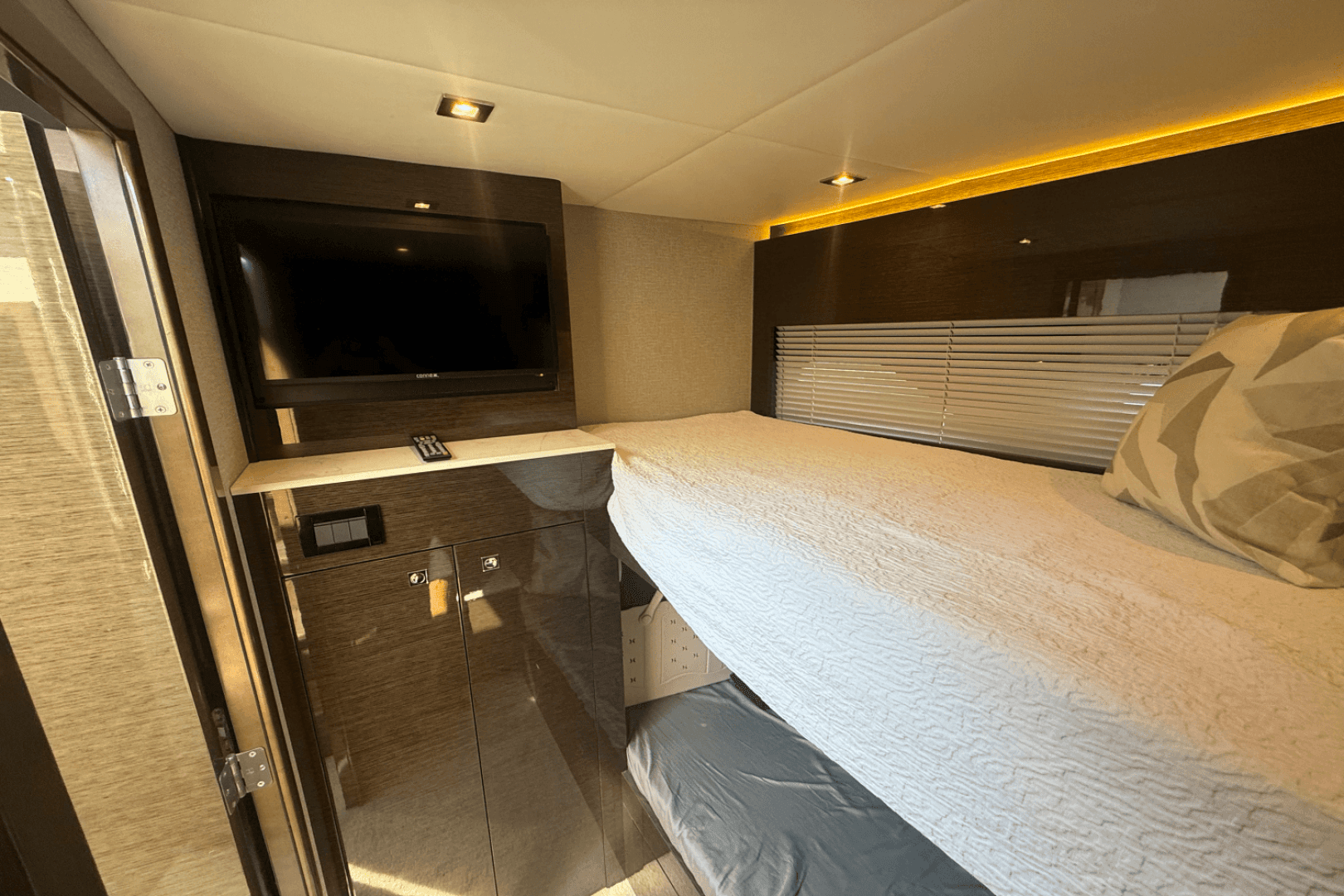 2020 Cruisers Yachts 50 Cantius — photo 52