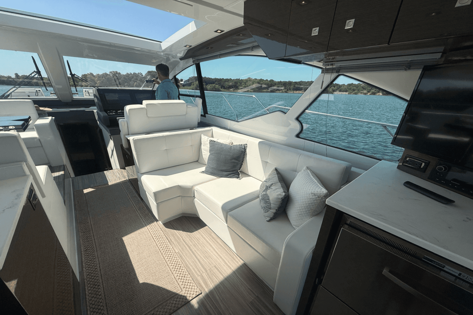 2020 Cruisers Yachts 50 Cantius — photo 38