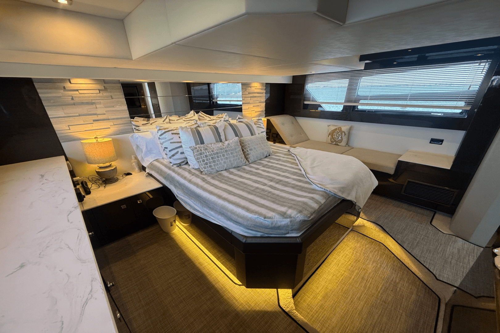 2020 Cruisers Yachts 50 Cantius — photo 74
