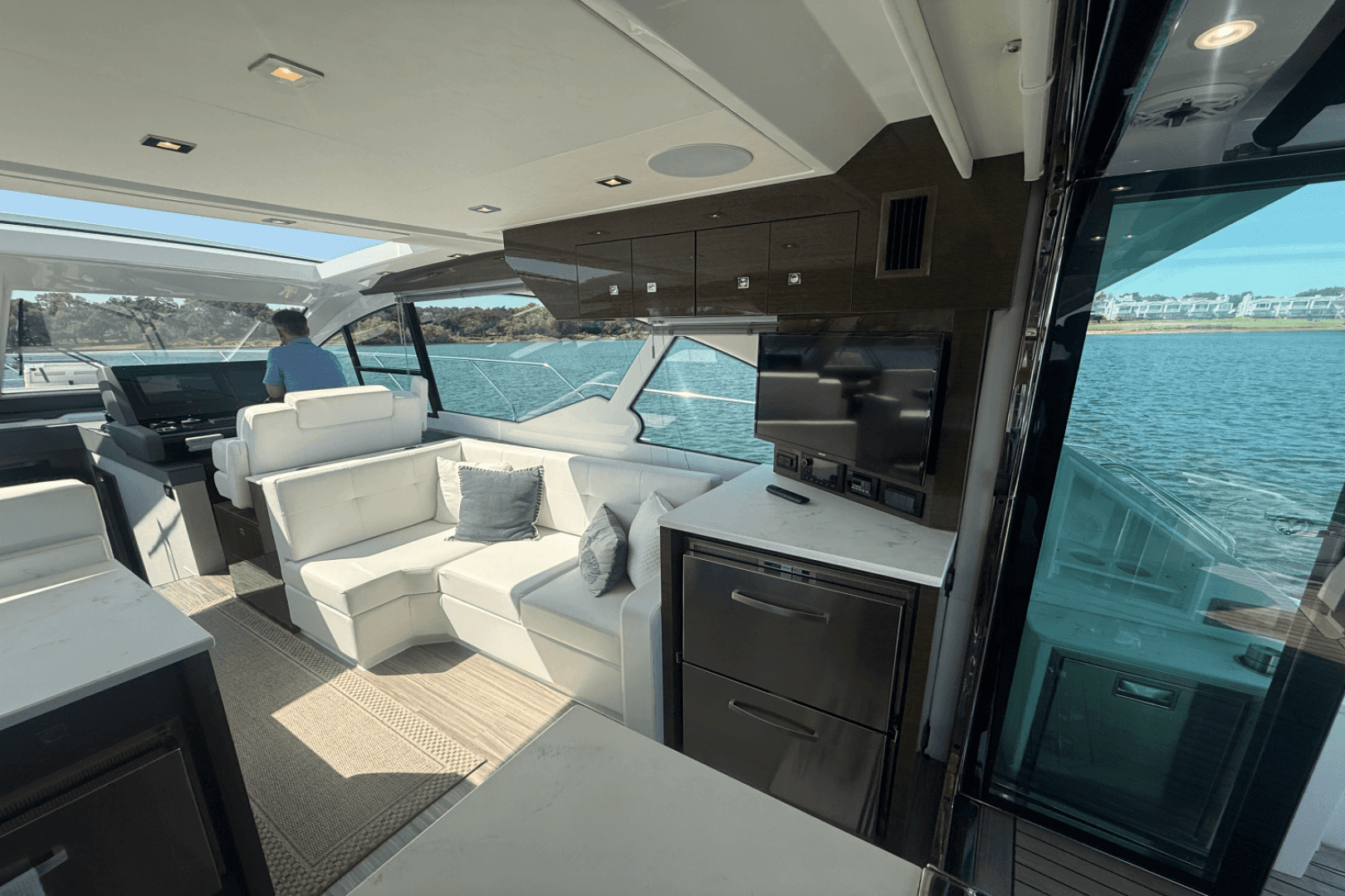 2020 Cruisers Yachts 50 Cantius — photo 35