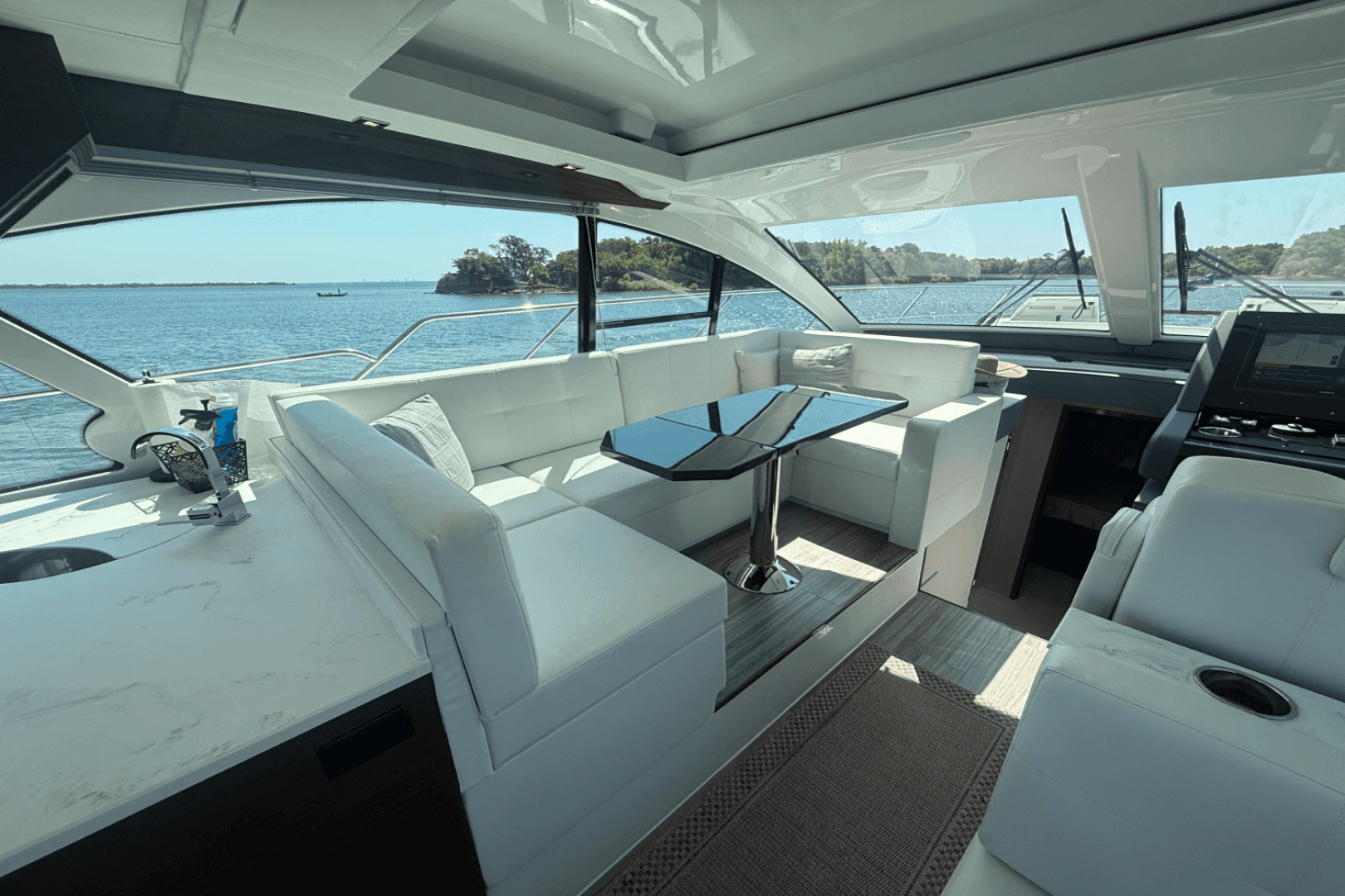 2020 Cruisers Yachts 50 Cantius — photo 41